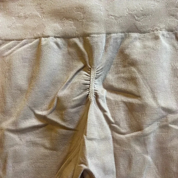 Gymshark Pink Camo Adapt Animal Seamless Leggings - Picture 4 of 5